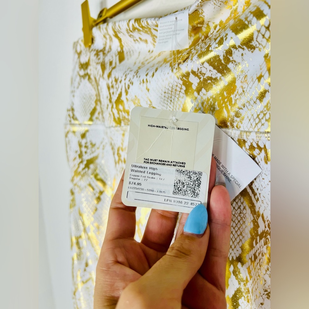 ๐ Fabletics High Waisted Foil Leggings Size 1X Copper Foil Snake - Picture 10 of 10